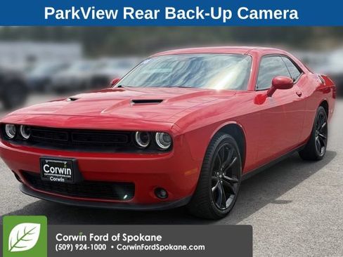Used 2018 Dodge Challenger SXT w/ Blacktop Package RWD image 5