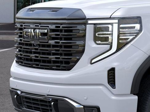 New 2026 GMC Sierra 1500 Denali Ultimate w/ LPO, Black Badging Package image 13