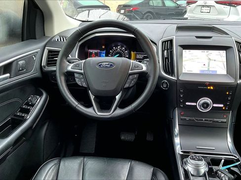 Used 2020 Ford Edge Titanium image 5