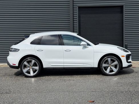 Certified 2026 Porsche Macan AWD/4WD image 25