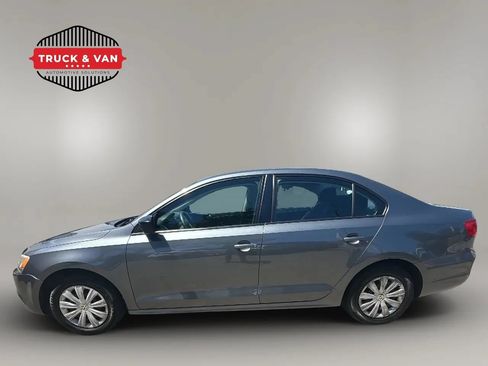 Used 2013 Volkswagen Jetta S FWD image 2