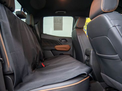 Used 2024 GMC Canyon AT4 AWD/4WD image 15