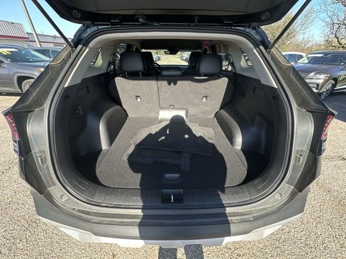 Used 2025 Kia Sportage EX FWD image 25