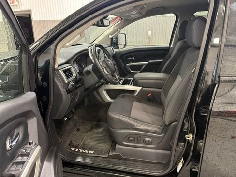 Used 2020 Nissan Titan SV w/ SV Convenience Package AWD/4WD image 16
