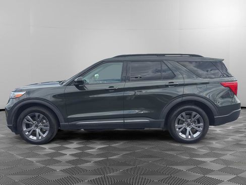 Used 2022 Ford Explorer XLT w/ Equipment Group 202A AWD/4WD image 4