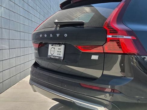Used 2022 Volvo XC60 T8 Inscription Expression w/ Advanced Package AWD/4WD image 11