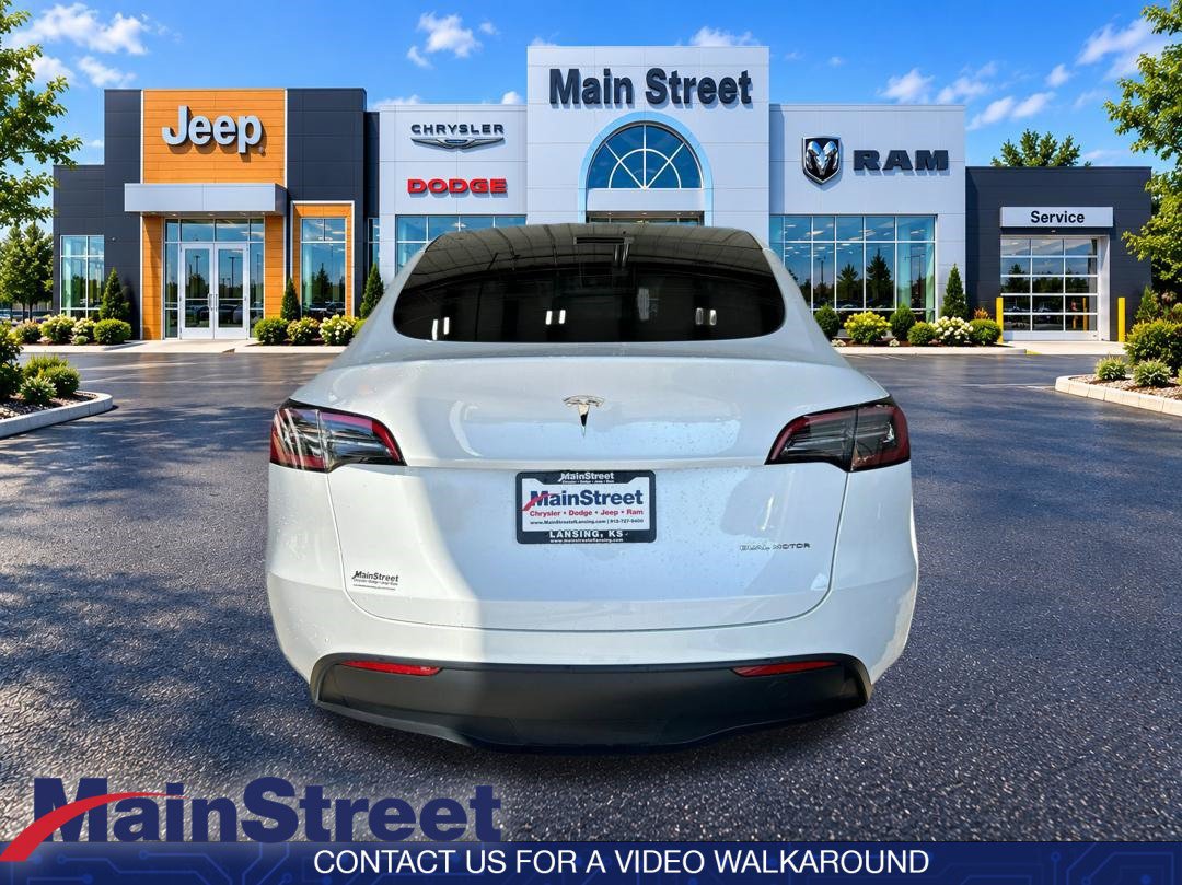 Used 2023 Tesla Model Y AWD image 4