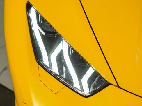 Used 2015 Lamborghini Huracan LP 610-4 AWD/4WD image 11
