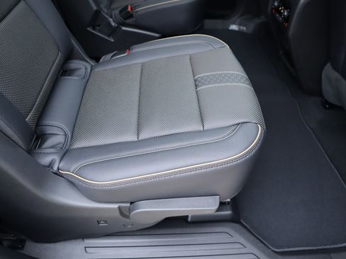 New 2026 Chevrolet Traverse High Country FWD image 16
