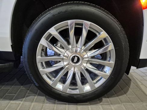 Certified 2024 Cadillac Escalade Premium Luxury AWD/4WD image 9