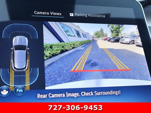 Used 2025 Mercedes-Benz GLC 300 4MATIC image 4