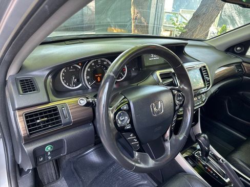 Used 2017 Honda Accord EX-L image 16