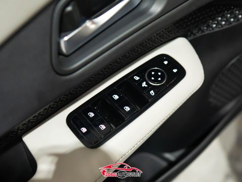 Used 2023 Nissan Ariya FWD image 38