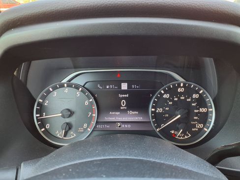 Used 2021 Nissan Titan SV w/ SV Convenience Package RWD image 27