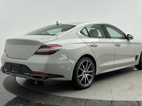 Used 2025 Genesis G70 2.5T image 8