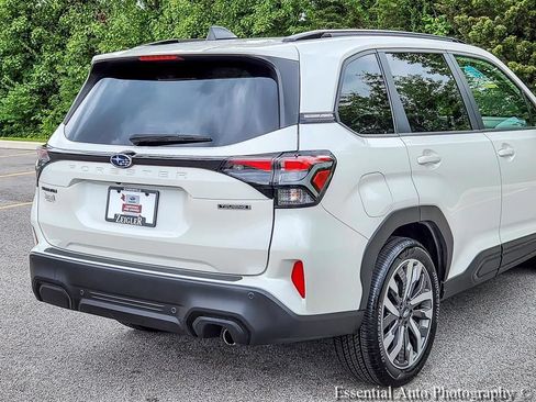 Certified 2025 Subaru Forester Touring AWD/4WD image 6