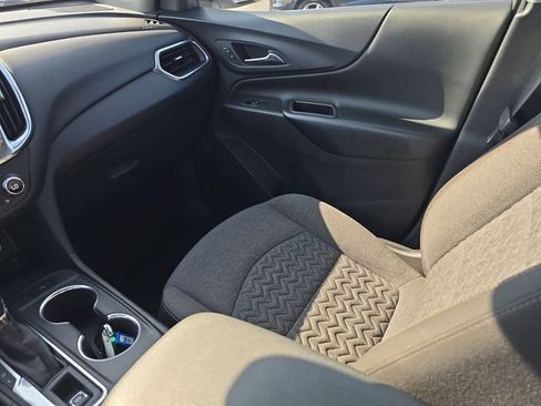 Used 2022 Chevrolet Equinox LT FWD image 11