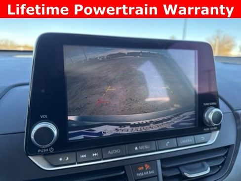 Used 2024 Nissan Altima 2.5 SV image 18