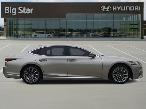 Used 2020 Lexus LS 500 w/ Interior Upgrade Package RWD image 5