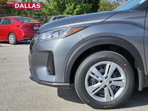 New 2025 Nissan Kicks Play S image 6