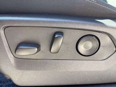 Used 2025 Chevrolet Silverado 1500 Custom Trail Boss w/ Turbomax Blackout Package AWD/4WD image 17