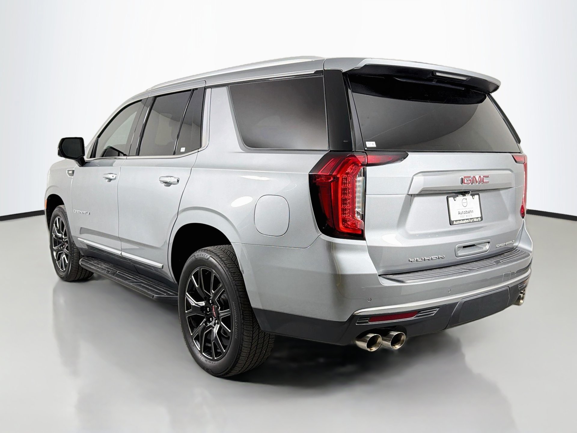 Used 2024 GMC Yukon Denali RWD image 8