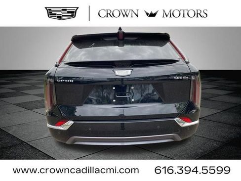Used 2025 Cadillac Optiq Luxury 2 w/ LPO, Floor Liner Package AWD/4WD image 9