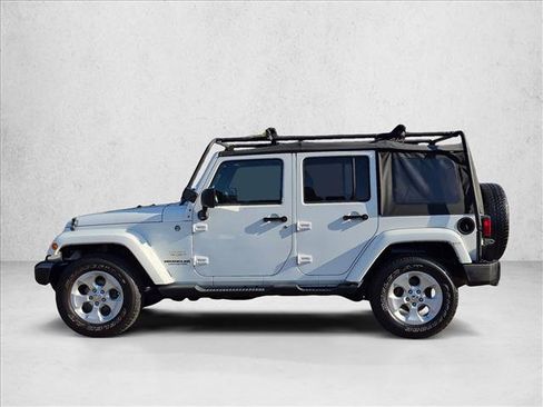 Used 2014 Jeep Wrangler Unlimited Sahara AWD/4WD image 8