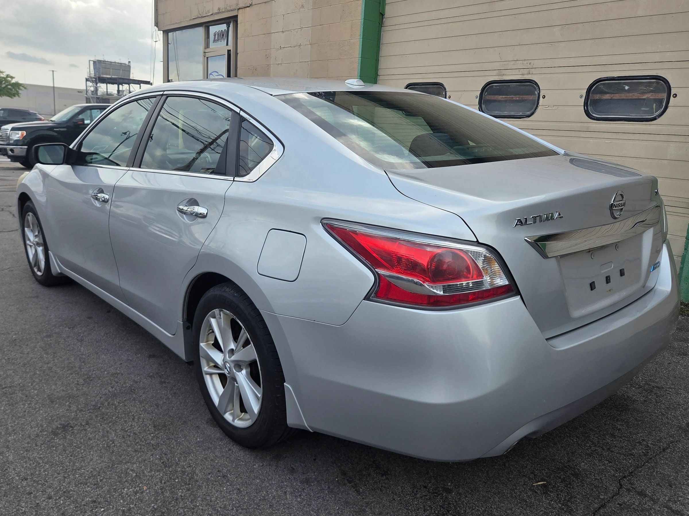 Used 2014 Nissan Altima 2.5 SV FWD image 3