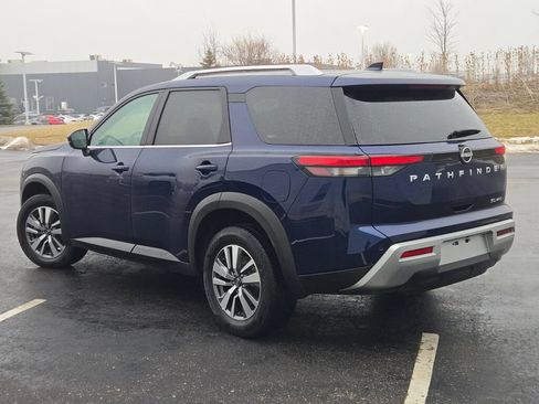 Used 2025 Nissan Pathfinder SL AWD/4WD image 14