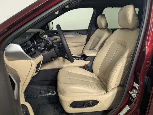 Used 2022 Jeep Grand Cherokee Limited 4xe w/ Luxury Tech Group II image 14