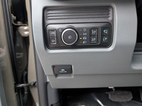 New 2026 Ford F250 XLT w/ XLT Premium Package AWD/4WD image 17