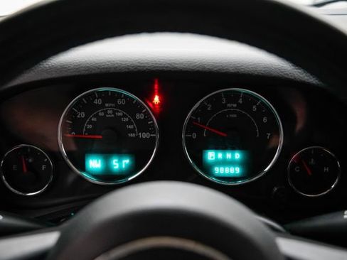 Used 2011 Jeep Wrangler Sahara image 30