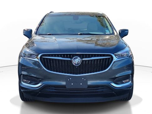 Used 2021 Buick Enclave Essence image 2