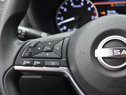 Used 2025 Nissan Sentra SV FWD image 15