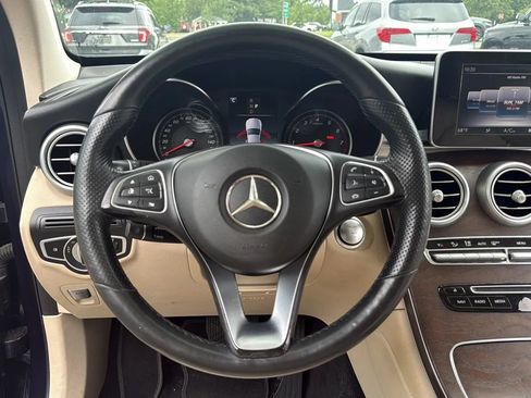 Used 2019 Mercedes-Benz GLC 300 4MATIC image 15