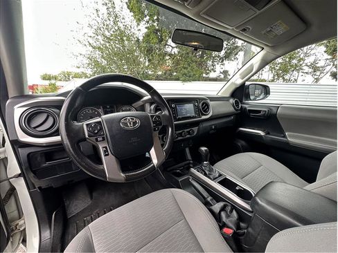 Used 2016 Toyota Tacoma SR5 AWD/4WD image 14