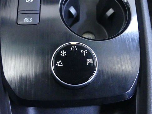 Used 2021 Nissan Rogue SV image 19