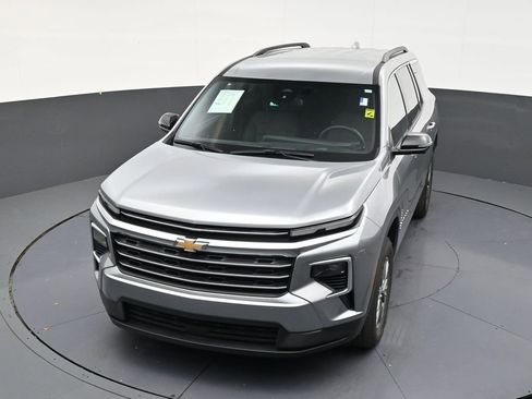 Used 2024 Chevrolet Traverse LT FWD image 19