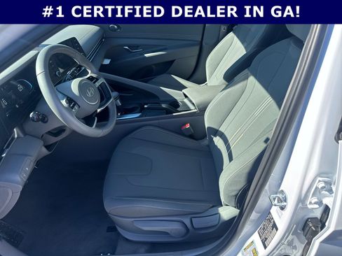 Certified 2025 Hyundai Elantra Sport image 9