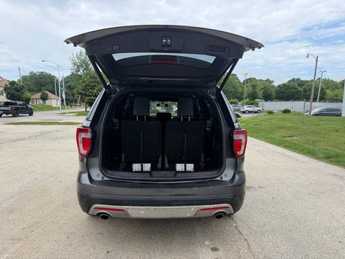 Used 2016 Ford Explorer XLT w/ Equipment Group 202A AWD/4WD image 8
