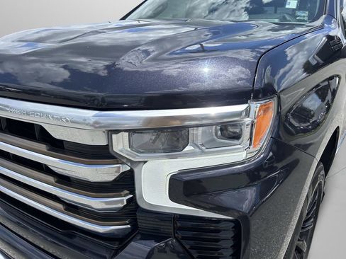 Used 2022 Chevrolet Silverado 1500 High Country w/ High Country Premium Package AWD/4WD image 13