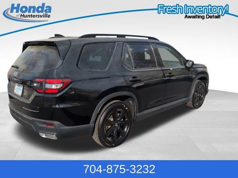 Used 2025 Honda Pilot Black Edition image 8