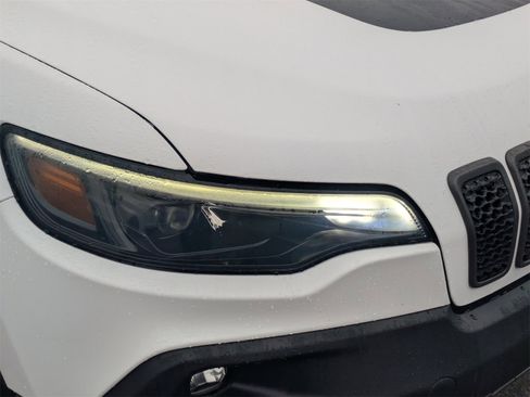 Used 2020 Jeep Cherokee Trailhawk w/ Cold Weather Group image 9