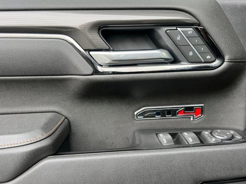 Used 2025 GMC Sierra 1500 AT4 image 10