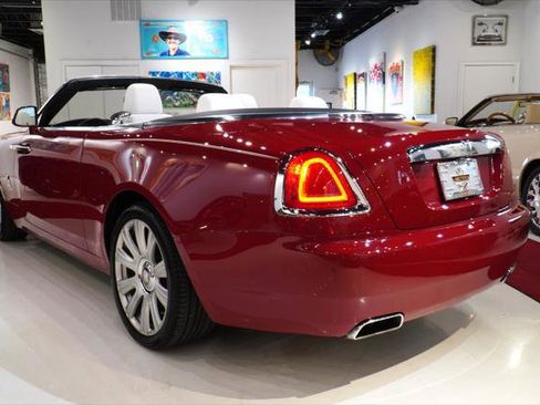 Used 2017 Rolls-Royce Dawn image 12