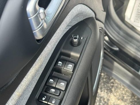 Used 2024 Jeep Compass Latitude AWD/4WD image 21