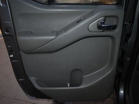 Used 2020 Nissan Frontier SV image 28