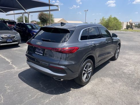 Used 2025 Audi Q5 Premium AWD/4WD image 7