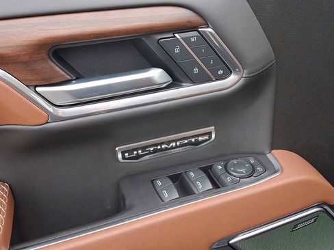 Used 2025 GMC Sierra 1500 Denali Ultimate image 12
